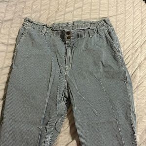 Universal Thread striped jeans. Paper bag waste with 2 button closure. Size 18